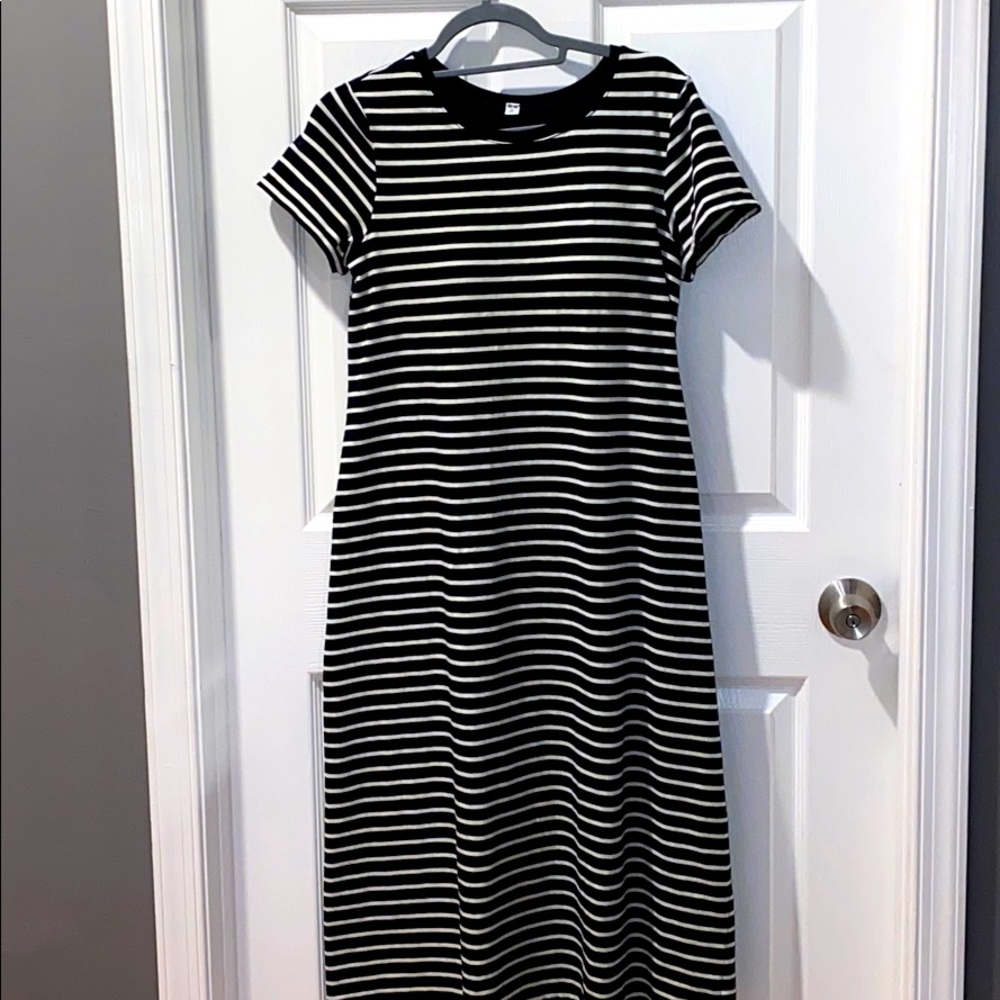 Striped short sleeve dress with built in bra!